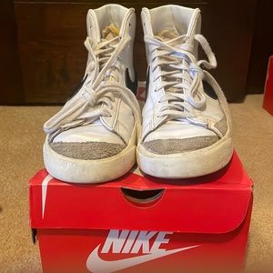 Nike blazers woman’s 8.5